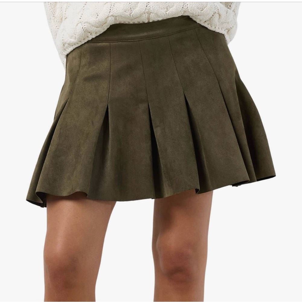 Noisy May Ekko Kenja Pleated Faux‎ Suede Mini Skirt NWT Size Large Olive Green